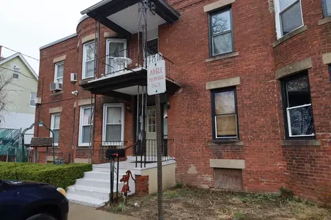 4 Faille Ave, Holyoke, MA 01040