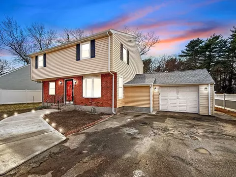 260 South St, Holbrook, MA 02343