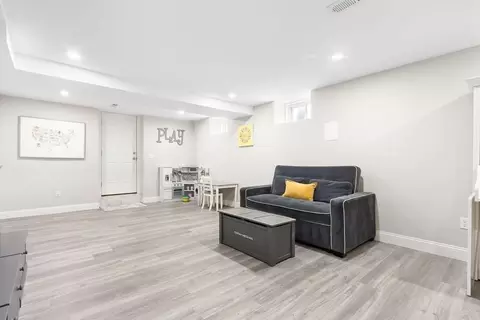 7 Maple Pl, Needham, MA 02492 photo 18