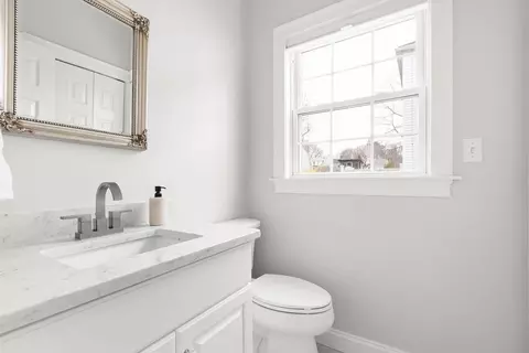 7 Maple Pl, Needham, MA 02492 photo 9