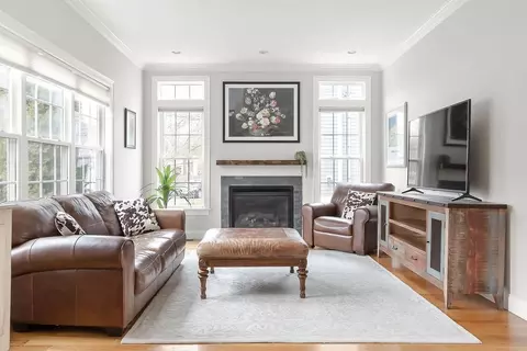 7 Maple Pl, Needham, MA 02492 photo 3
