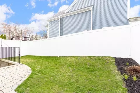 7 Maple Pl, Needham, MA 02492 photo 23