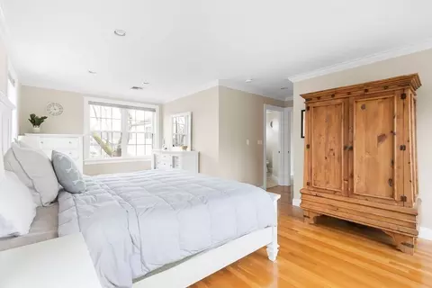 7 Maple Pl, Needham, MA 02492 photo 11