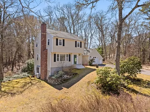 31 Sanderling Dr, North Falmouth, MA 02556