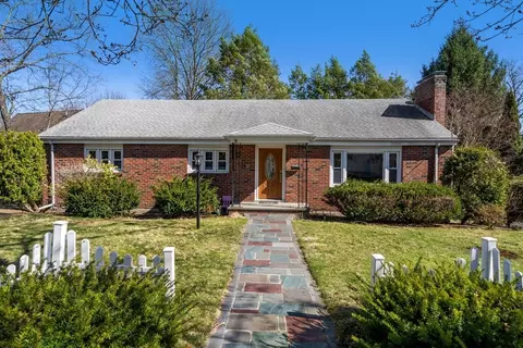 76 Brook Farm Rd, Boston, MA 02132
