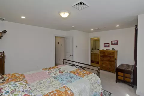 208 Pine St #33, Amherst, MA 01002 photo 25