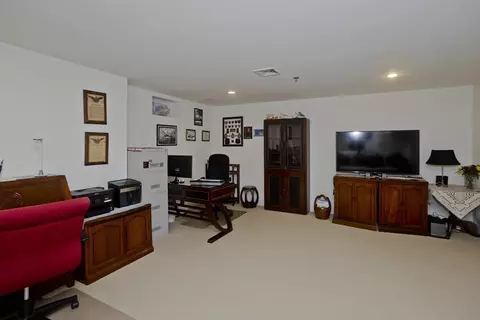 208 Pine St #33, Amherst, MA 01002 photo 38