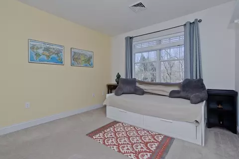 208 Pine St #33, Amherst, MA 01002 photo 35