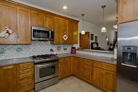 208 Pine St #33, Amherst, MA 01002 photo 11