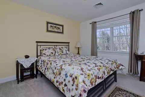 208 Pine St #33, Amherst, MA 01002 photo 30