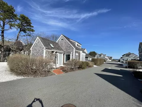 16 Hydrangea Ln #800, Mashpee, MA 02649 photo 2