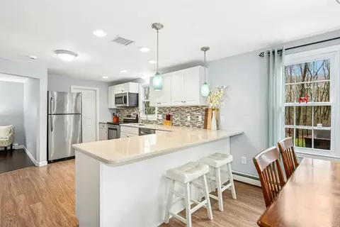 22 Walter Dr, Raynham, MA 02767 photo 11