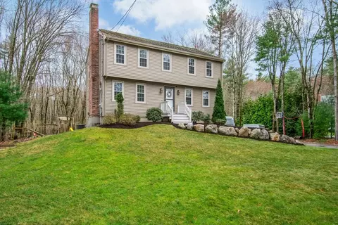 22 Walter Dr, Raynham, MA 02767 photo 4