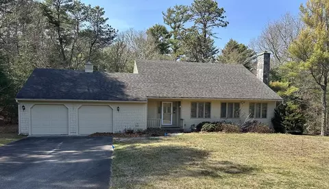 60 Captain Samadrus Rd, Cotuit, MA 02635