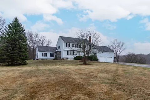 14 Carpenter Hill Rd #A, Mendon, MA 01756
