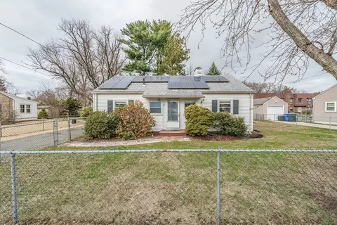 38 Ramah St, Springfield, MA 01104