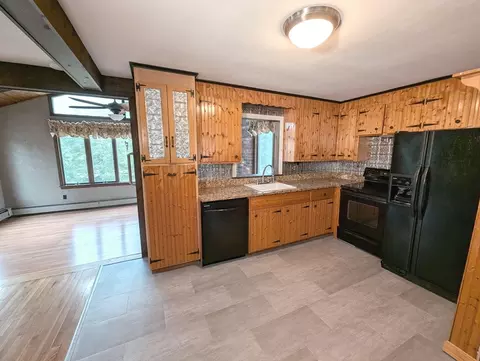 145 Pleasant St, Franklin, MA 02038 photo 3