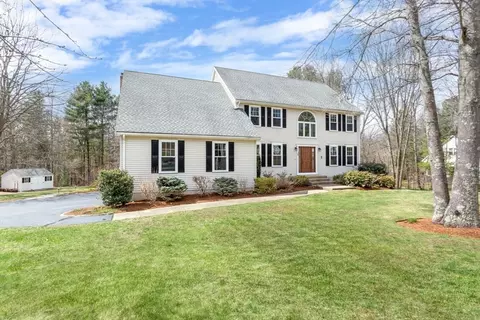 28 Jackson Cir, Franklin, MA 02038