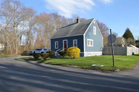 181 Franklin St, Warren, RI 02885