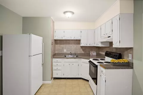 1185 Adams St #5, Boston, MA 02124