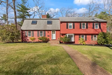 28 Chatham Way, Lynnfield, MA 01940