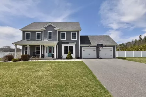 9 Day Lily Ln, Westfield, MA 01085