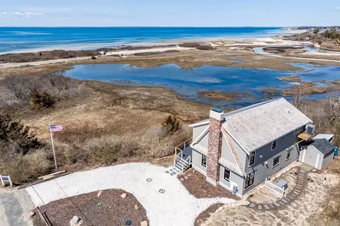 33 Wood Neck Rd, Falmouth, MA 02540