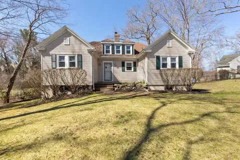 4 Valley Rd, Danvers, MA 01923 photo 2