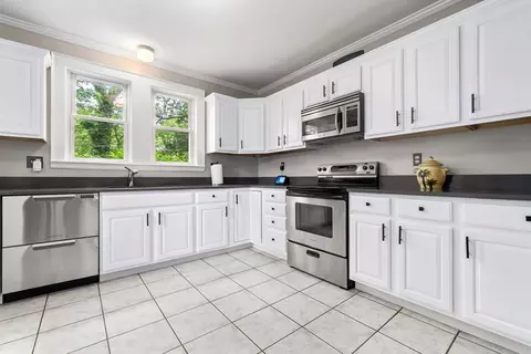 4 Valley Rd, Danvers, MA 01923 photo 9