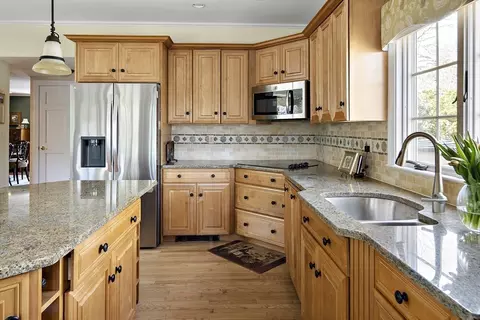 82 Risley Rd, Chestnut Hill, MA 02467 photo 7