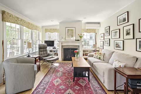 82 Risley Rd, Chestnut Hill, MA 02467 photo 4