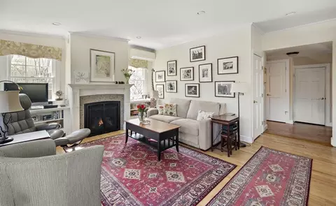 82 Risley Rd, Chestnut Hill, MA 02467 photo 5