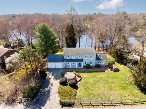 32 Presidential Cir, Marshfield, MA 02050