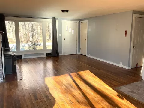 Living - 91 Euclid St, Athol, MA 01331 photo 2 of 2