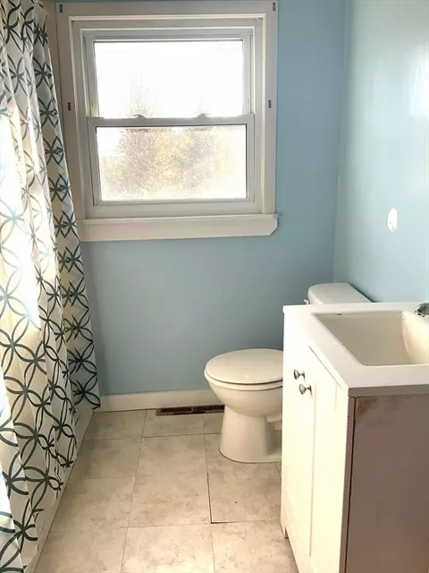 Bath - 91 Euclid St, Athol, MA 01331 photo 1 of 1