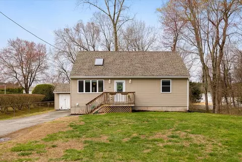 88 Harwich Rd, East Longmeadow, MA 01028