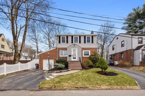 10 Richards Rd, Weymouth, MA 02189