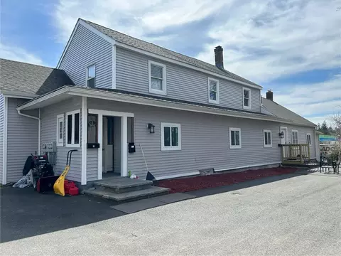 2 Rene Dr # -4, Holyoke, MA 01040