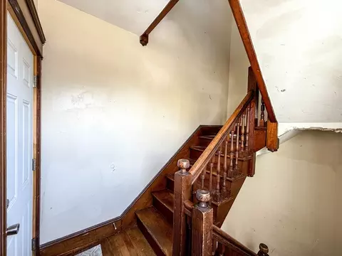 103 Hamilton St, Worcester, MA 01604 photo 3