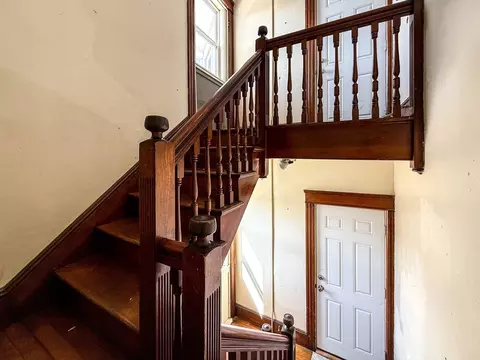 103 Hamilton St, Worcester, MA 01604 photo 4