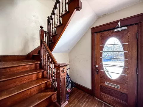 103 Hamilton St, Worcester, MA 01604 photo 2