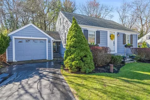 120 Park Ave W, Weymouth, MA 02190
