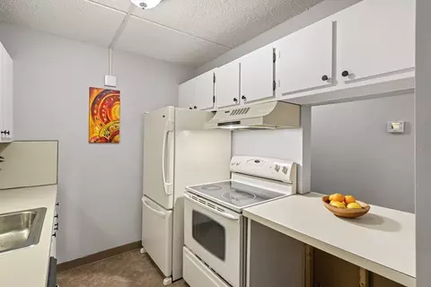 Kitchen - 159 Main St #8B, Stoneham, MA 02180 photo 2 of 5