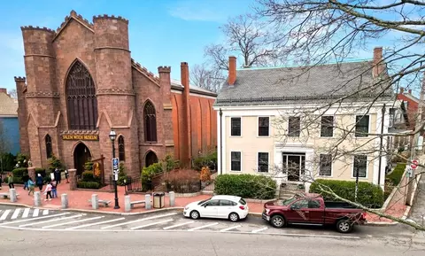 21 Washington Sq #2, Salem, MA 01970