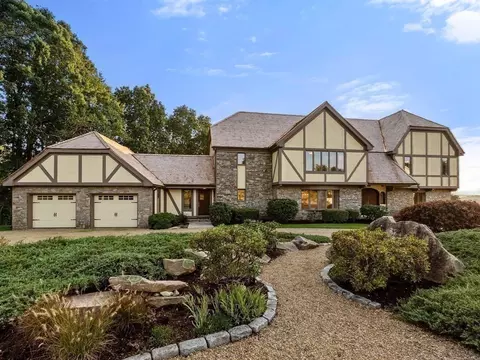 12 Jefferson Rd, Westborough, MA 01581
