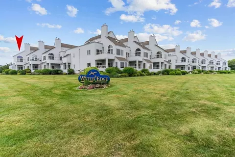 201 Bellevue Ct #201, Narragansett, RI 02882