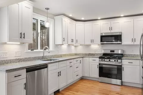 518 Maple St, Danvers, MA 01923 photo 6