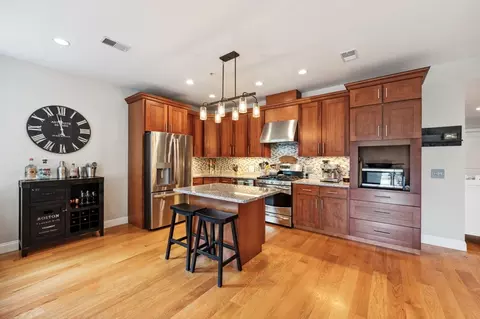 35 Coffey St #6, Boston, MA 02122