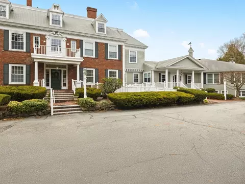 5 Porter Rd #105, Andover, MA 01810
