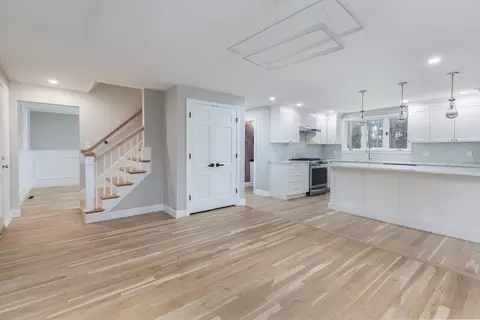18 Longmeadow Dr, Canton, MA 02021 photo 7